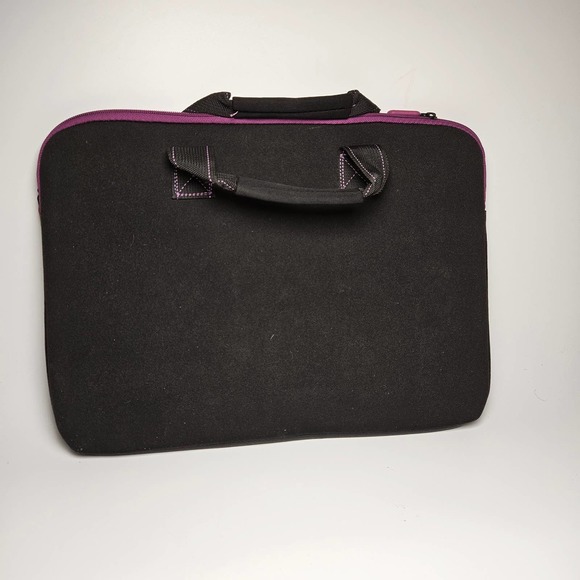 Targus Laptop Carrying Sleeve, 15" x 11" Internal Dimensions - Picture 3 of 5
